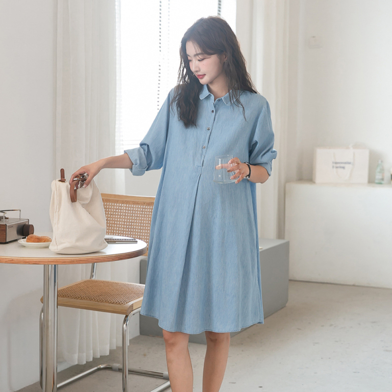 Rasedate kleit triibulise mustriga, krae lapell, pikad varrukad, midi pikkune lotus lehtede volan.