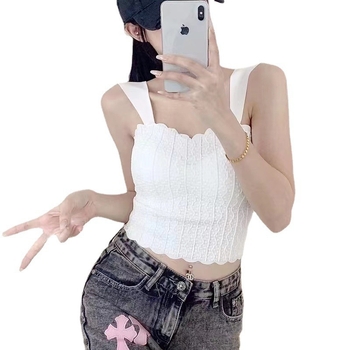 Löivata pitsiga kamisool nailonist, ilma õlgeda, täidetud, 3/4 tass, vormitud tass