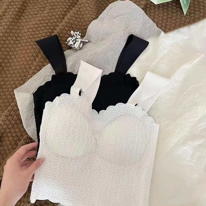 Löivata pitsiga kamisool nailonist, ilma õlgeda, täidetud, 3/4 tass, vormitud tass