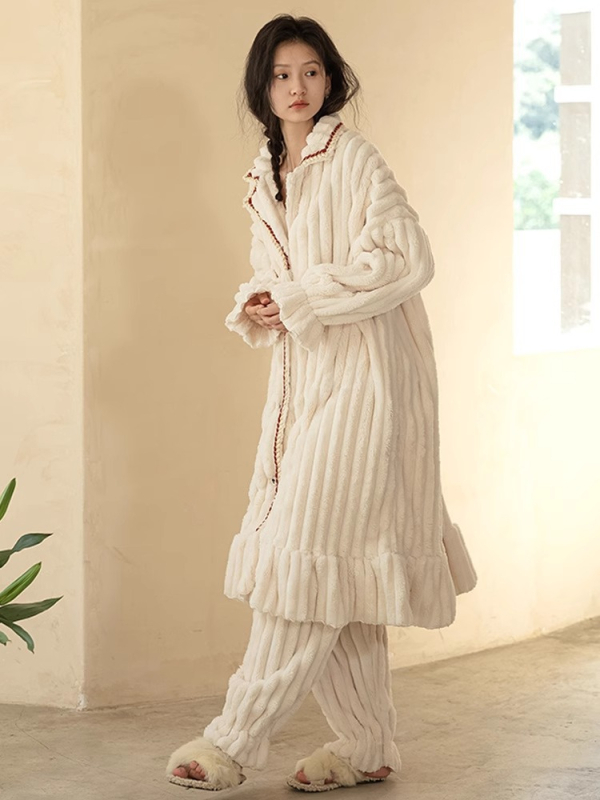 Rasedate imetamiseks kapuutsiga riietus: flanellist komplekt sügistalvel, pikad varrukad, pääs imetamiseks