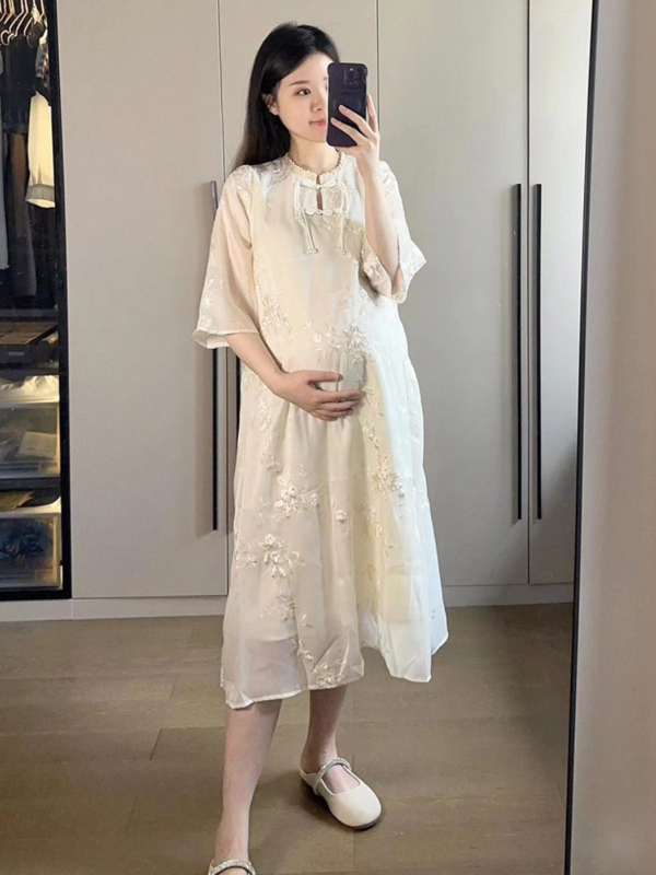 Rasedate kleit Hiina stiilis rikkaliku tikandiga, üle põlve pikkus, 3/4 varrukad, polüester