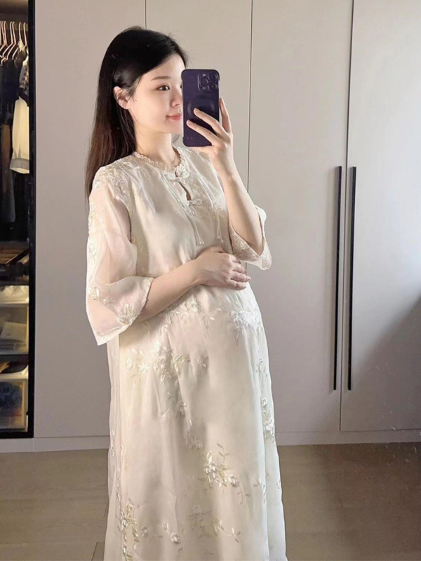 Rasedate kleit Hiina stiilis rikkaliku tikandiga, üle põlve pikkus, 3/4 varrukad, polüester