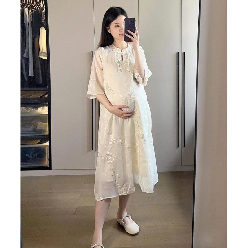 Rasedate kleit Hiina stiilis rikkaliku tikandiga, üle põlve pikkus, 3/4 varrukad, polüester