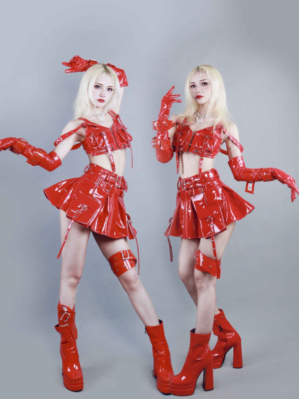 Lavastuste kostüüm naislauljale, kahekohaline go-go komplekt DOCCFCD, materjal viskooskiud, peamine koostis sisaldus <30%, suvi 2024 hooaeg, sobiv vanus 25–29.