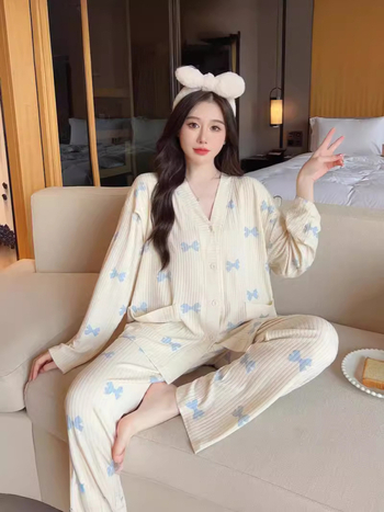 Triibuline rasedus- ja imetamispidžaama komplekt, pikad varrukad, püksid, imetamisava, kootud materjal puuvill-poliester (puuvill 30–50%, polüester 50–70%)