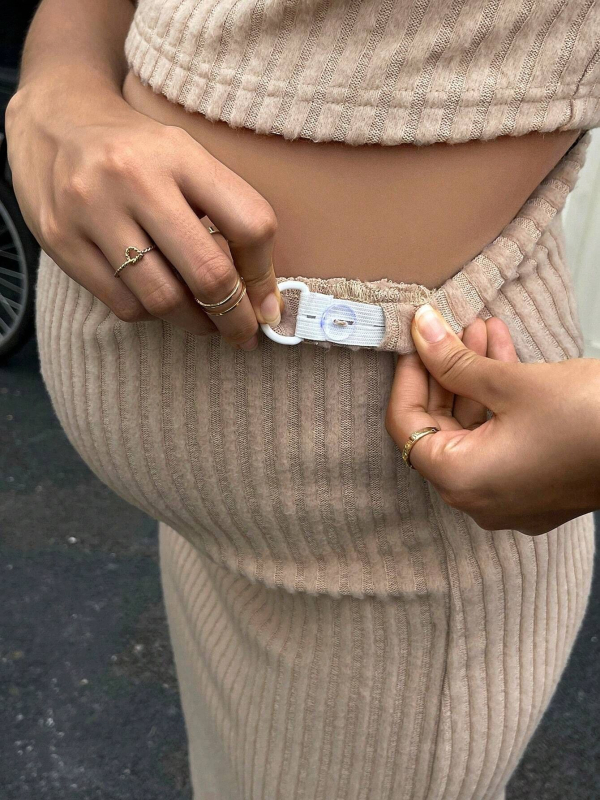 Rasedate naise seelikukostüüm, keskmise pikkusega, kitsas lõige, reguleeritav vöö, 3/4 varrukad