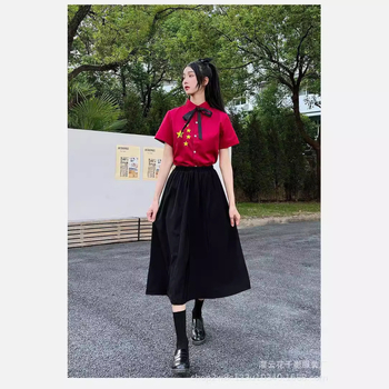 Rahvuspäeva kostüüm – punase laulu esituseks koorile ja luuletuste esituseks, klassi uniforma põhikooli ja gümnaasiumi õpilastele, puuvill-poliesteri segu 30–50% elastaani