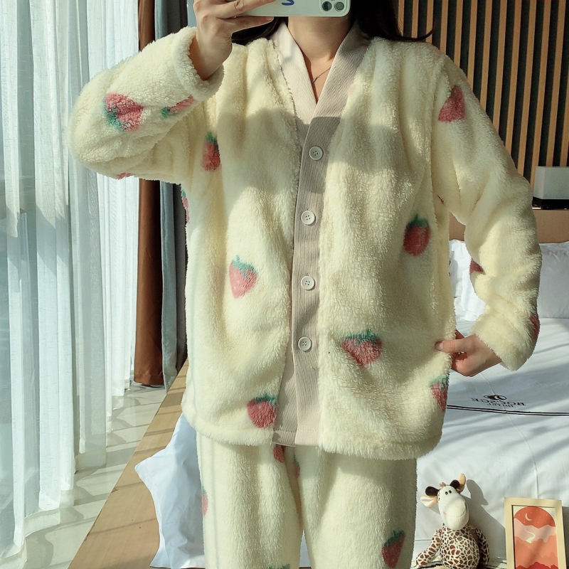 Sügis-talvise flanellist raseduse ja imetamise pidžaamade komplekt maasika trükiga, 95% polüester