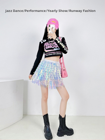 Tantsukomplekt: merine karva helmestest tassel- svarka ja T‑särk kyberpunk stiilis, Korea tänavakunst stiil; kangas: puuvill >95%, polüester <30%; sügis 2025