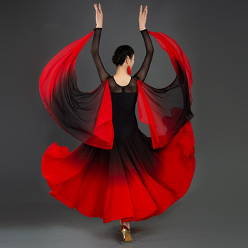 Naine riikliku standardtantsude kleit – moods valsukleit gradientse lai seelikuga, polüester, vanuses 18–24 aastat