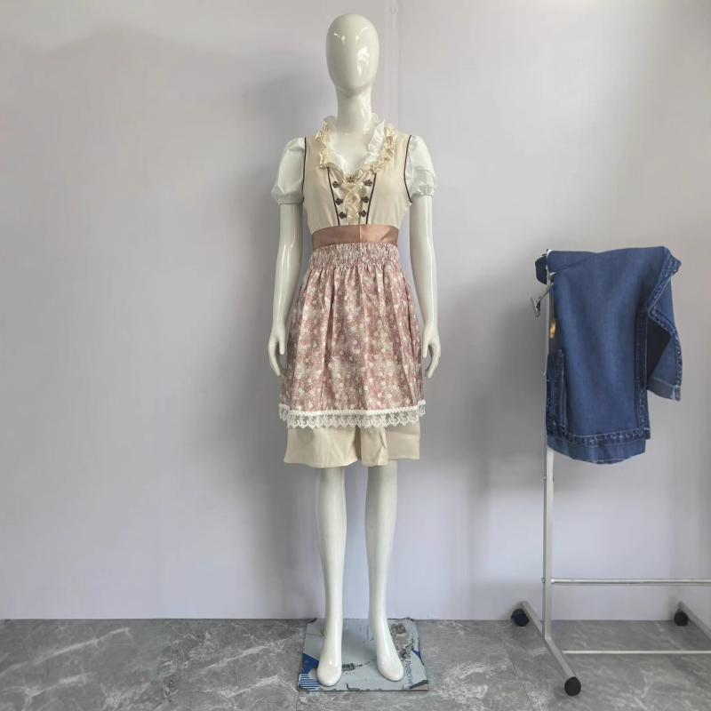 Naise etnilise stiiliga lavastuskostüüm, teenindajanna stiilis inspireeritud kleit, Õllefestivali teema, puuvillase segu kangas elastaniga, elastani sisaldus alla 30%, 2022 kevad