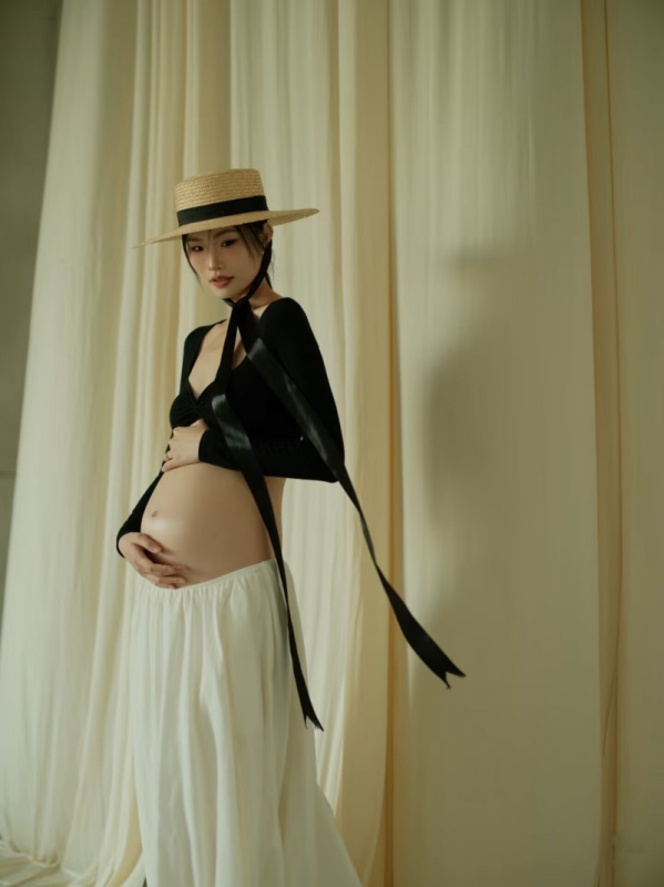Rasedate fotostuudio riietus — seelikukostüüm pikkade varrukatega, polüesterkangas, peamine kiud 90–95% polüestrist, keskmise pikkusega seelik