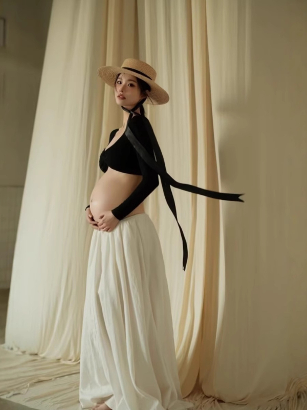 Rasedate fotostuudio riietus — seelikukostüüm pikkade varrukatega, polüesterkangas, peamine kiud 90–95% polüestrist, keskmise pikkusega seelik