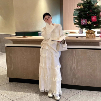 Rasedate kostüüm lühikese seelikuga, sarvede varrukatega, Spandex kangas (Spandex sisaldus <30%)