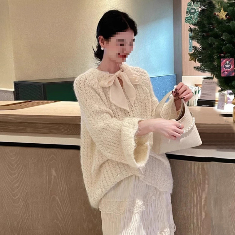 Rasedate kostüüm lühikese seelikuga, sarvede varrukatega, Spandex kangas (Spandex sisaldus <30%)