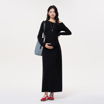 Rasedate sügisel kleit, pikkade varrukatega, poolkõrge kaelusega, A-liiniga pikk seelik, villa-viskoossegu 30–50%.