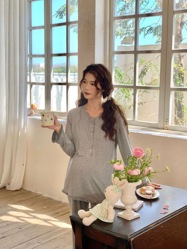 Rasedate imetamiseks mõeldud pijamakomplekt, modaalne kangas (90–95% modaal), pikad varrukad, kevad-suve