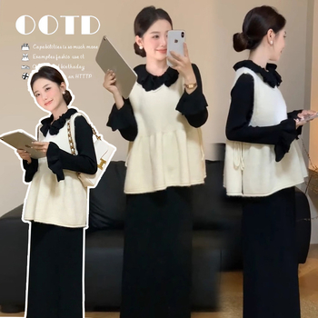 Rasedate sügises kudumite komplekt: pikkade varrukatega jakost kostüüm, midi seelik, kontrastsed paneelid, kollaažiõmblused