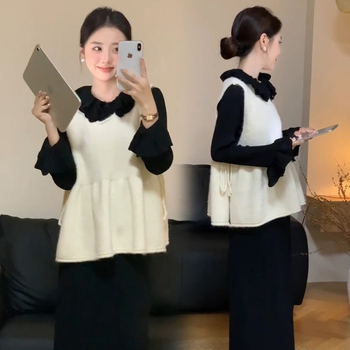 Rasedate sügises kudumite komplekt: pikkade varrukatega jakost kostüüm, midi seelik, kontrastsed paneelid, kollaažiõmblused