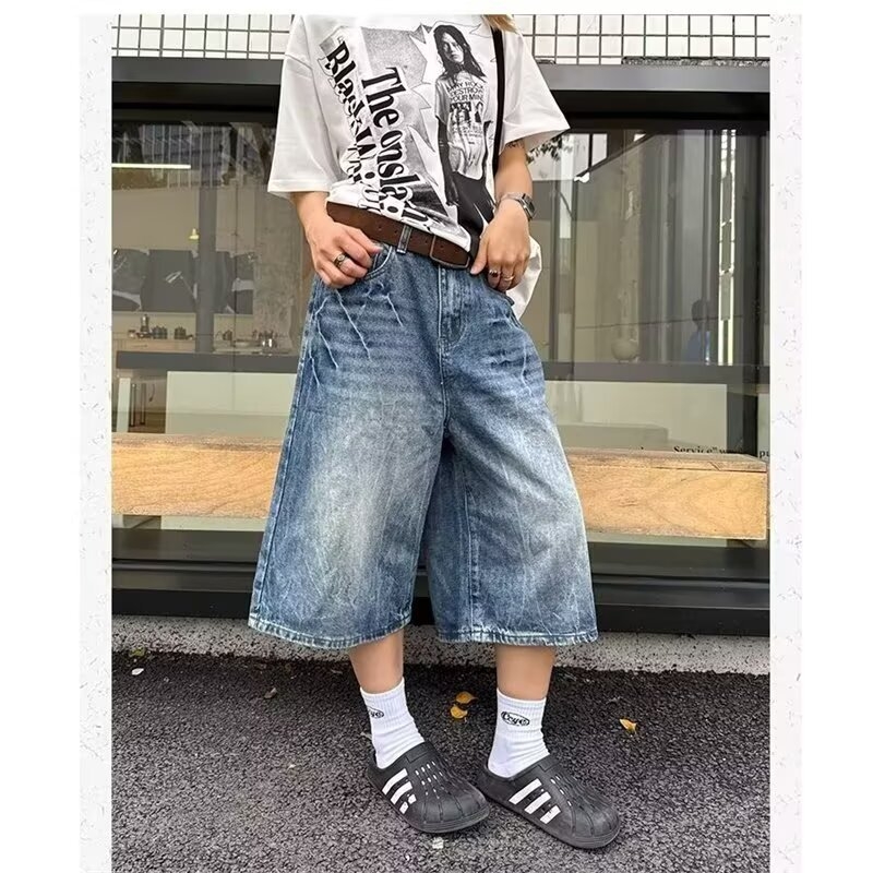 Meeste lühikesed džinsised šortsid, keskmine vöökoht, sirge lõige, nööpidega ees, kontrastsete õmblustega