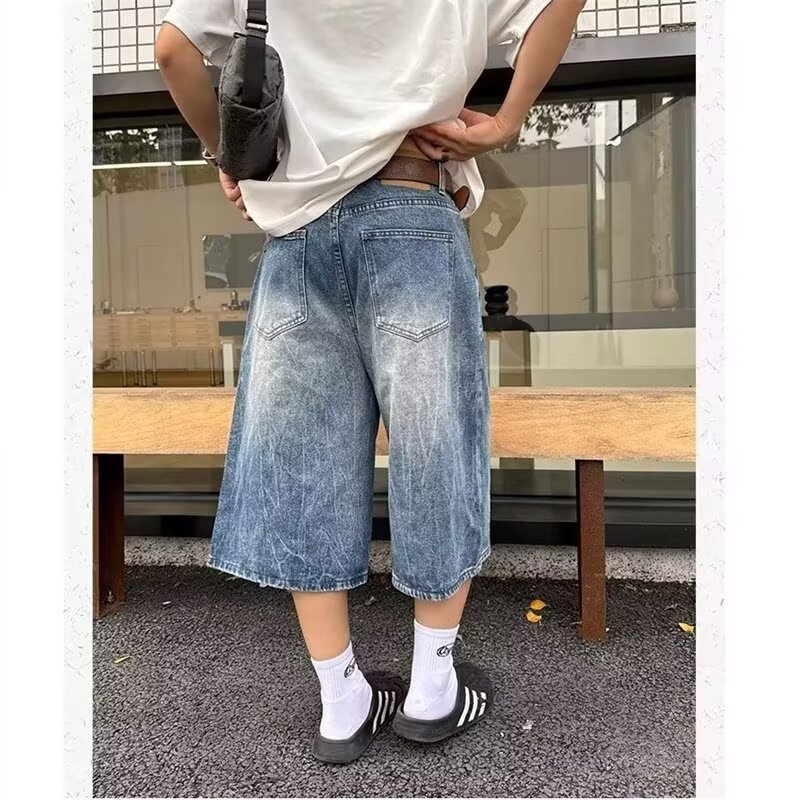 Meeste lühikesed džinsised šortsid, keskmine vöökoht, sirge lõige, nööpidega ees, kontrastsete õmblustega