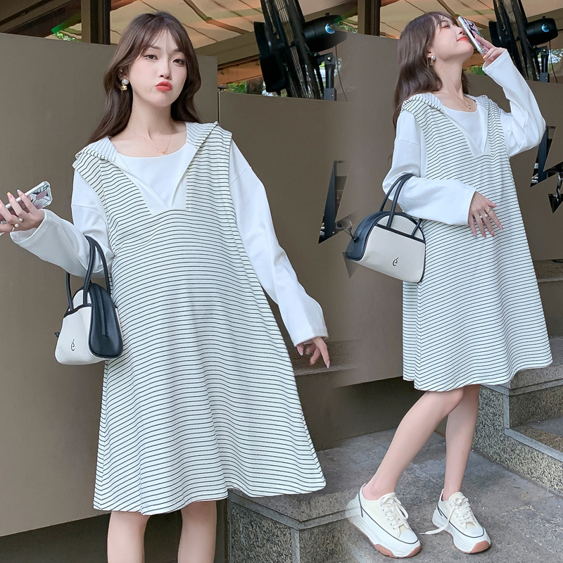 Rasedate sügisene kleit, pikkade varrukatega, ümmarguse kaelusega, triibuline muster, keskmise pikkusega kleit, polüester materjal, kolaaži detailid