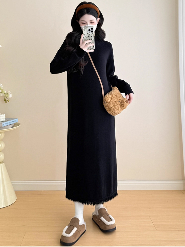 Rasedatele mõeldud kudumkleit, vaba lõige, ümmargune kaelus, pikad varrukad, akrüül-nailon segu