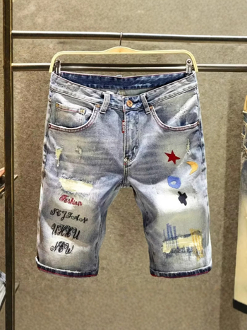 Meeste kapri denim lühikesed püksid viimistletud kulumise detailidega, kits lõige, vintage stiil, puuvillasegu