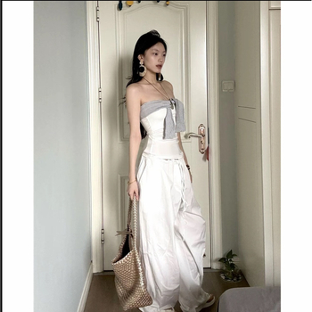 Vaba varrukatega top prantsuse stiilis nööridega õlgadel, A-liiniline lõige, 3D muster, suvi 2025