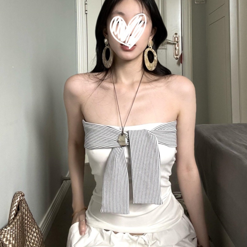 Vaba varrukatega top prantsuse stiilis nööridega õlgadel, A-liiniline lõige, 3D muster, suvi 2025