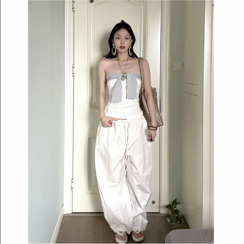 Vaba varrukatega top prantsuse stiilis nööridega õlgadel, A-liiniline lõige, 3D muster, suvi 2025