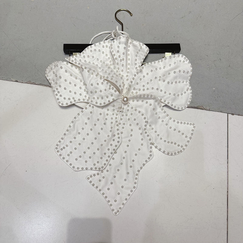 Õlarihmadeta top, avatud selg, nööriga kinnituv, helmeste lillekujundus, polüesterkangas