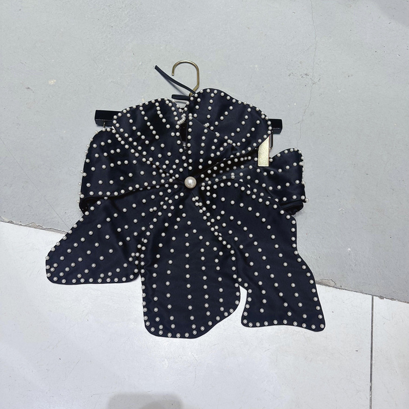 Õlarihmadeta top, avatud selg, nööriga kinnituv, helmeste lillekujundus, polüesterkangas