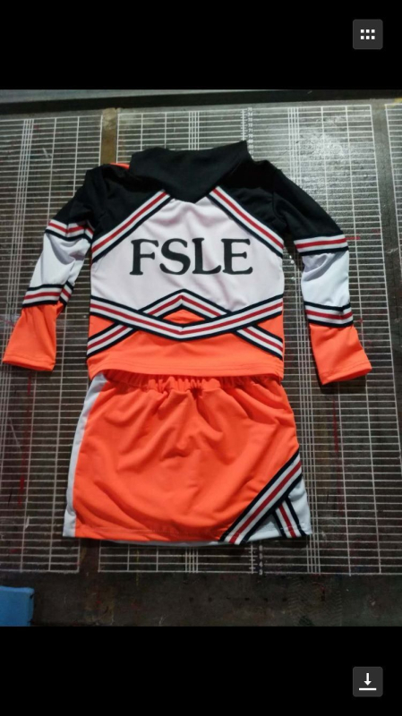 Lastel cheerleadingu grupi esinemise kostüüm; ühevärviline muster; peamine kangas: puuvillane; vooder: puuvillane; sobivad aastaaastad: suvi, kevad, sügis