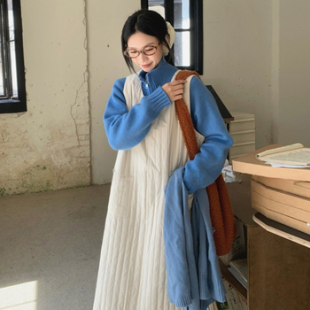 Rasedate talve komplekt: kleit koos vestiga ja imetamisavaga, pikad varrukad, keskmise pikkusega seelik, ühes toonis puuvill-poliesteri segu elastaaniga