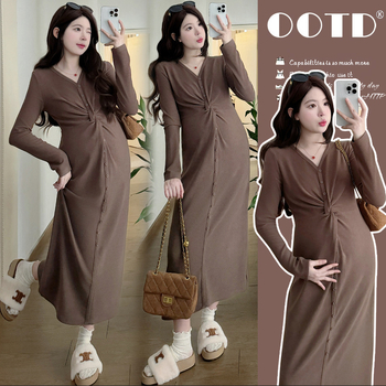 Rasedate kleit V-kaelusega, pikad varrukad, midi pikkus, puuvillane kudum, täheke stiil