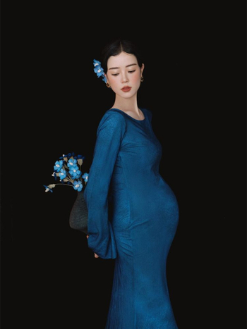 Rasedate kleit, prantsuse inspireeritud Zen-stiil, pikad varrukad, polüesterkangas, polüesterisisaldus alla 30%, kevad 2025 väljaanne, koduses kõhtu pildistamiseks