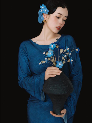 Rasedate kleit, prantsuse inspireeritud Zen-stiil, pikad varrukad, polüesterkangas, polüesterisisaldus alla 30%, kevad 2025 väljaanne, koduses kõhtu pildistamiseks