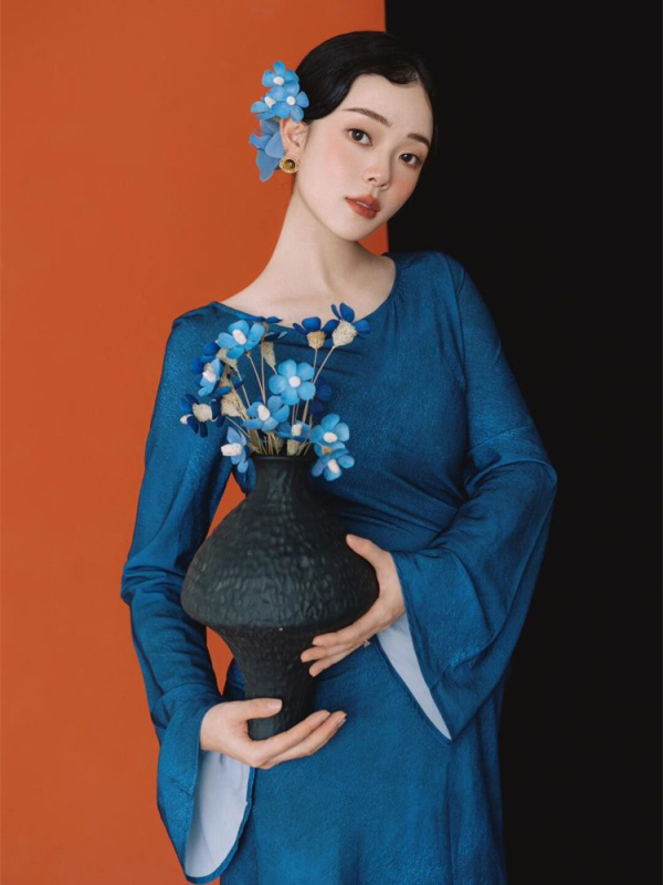 Rasedate kleit, prantsuse inspireeritud Zen-stiil, pikad varrukad, polüesterkangas, polüesterisisaldus alla 30%, kevad 2025 väljaanne, koduses kõhtu pildistamiseks