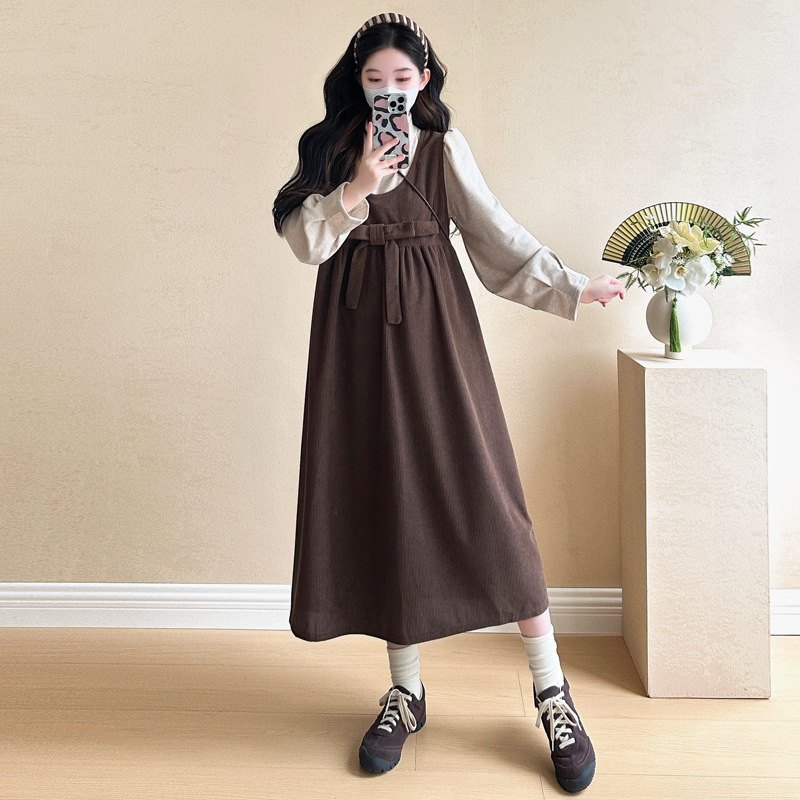 Tehotenský kostým so sukňou, corduroy s bavlnou 70-80% zmes, dlhé rukávy, midi dĺžka sukne, zima 2024