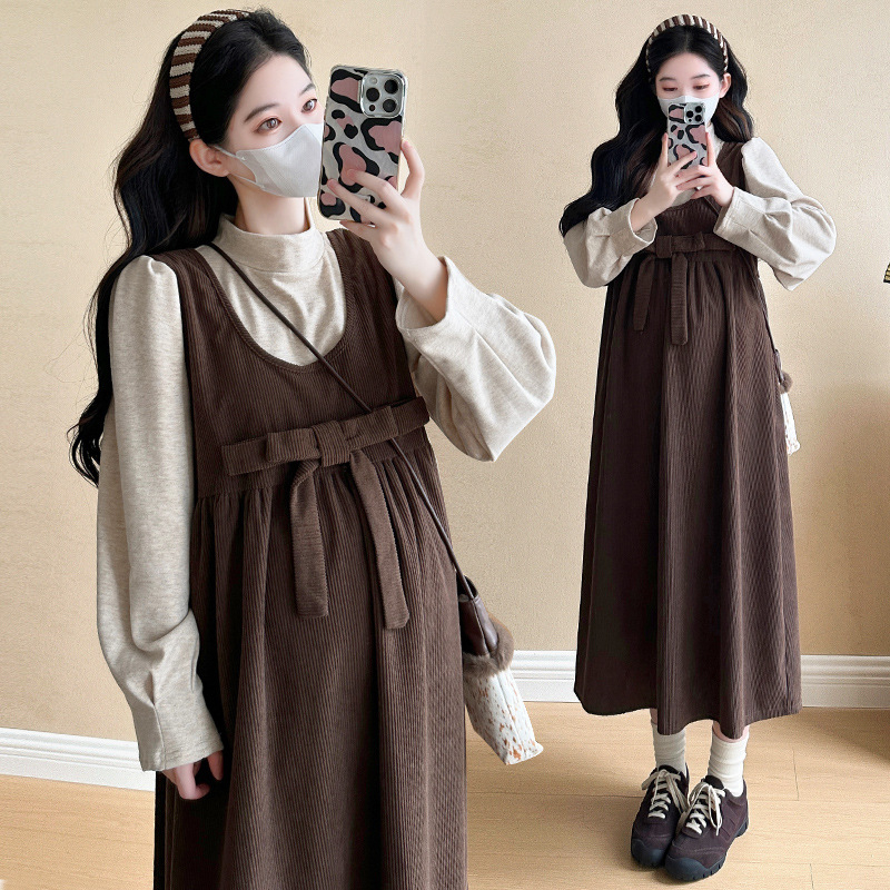 Tehotenský kostým so sukňou, corduroy s bavlnou 70-80% zmes, dlhé rukávy, midi dĺžka sukne, zima 2024