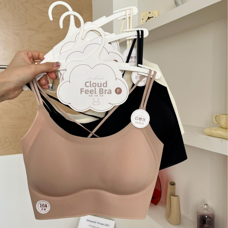 Nylonový top na viazanie okolo hrudníka s prekríženými ramienkami vzadu, vestový štýl, plný košík, tenké tvarované poháriky