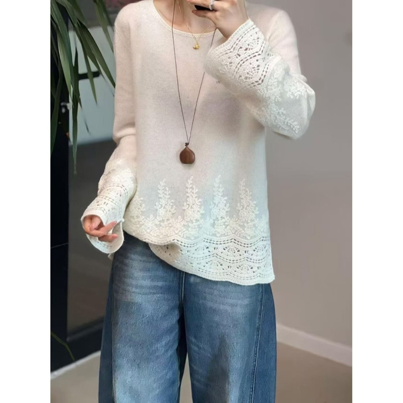 Kašmiiri naise kampsun ümmarguse kaelusega, vaba lõige, pikad varrukad, tikandid, elegantne linnastiil