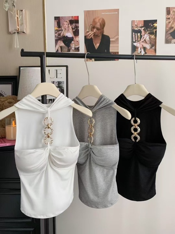 Naiste halterneck-kootud top; sale lõik; lühike pikkus ≤40 cm; puuvillast-elastaani segu.