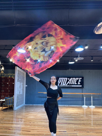 Võistluste laval lipu tantsukostüüm belly dance ja orientaaltantsu rekvisiit, kanga šifon ja polüester (30-50% sisaldus), 0236565, 2025. kevad