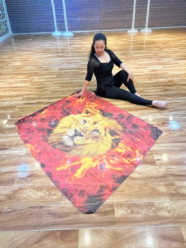 Võistluste laval lipu tantsukostüüm belly dance ja orientaaltantsu rekvisiit, kanga šifon ja polüester (30-50% sisaldus), 0236565, 2025. kevad