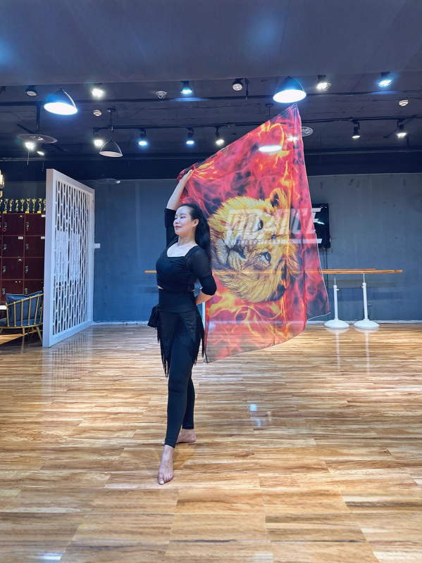 Võistluste laval lipu tantsukostüüm belly dance ja orientaaltantsu rekvisiit, kanga šifon ja polüester (30-50% sisaldus), 0236565, 2025. kevad