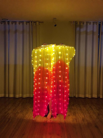 LED svjetleći fan za Belly Dance, tkanina Mulberry Silk, preko 95% sadržaja svile, punjiv, nježne svjetleće niti