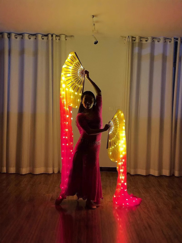 LED svjetleći fan za Belly Dance, tkanina Mulberry Silk, preko 95% sadržaja svile, punjiv, nježne svjetleće niti