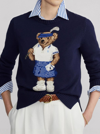 Dámska mikina s kapucňou a výšivkou medveďa, štíhla silueta, dlhé rukávy, vysoký golier.